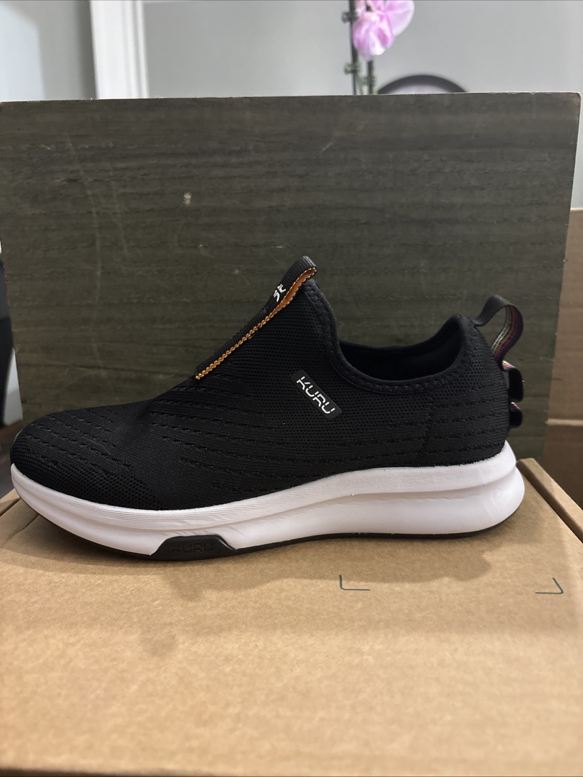 Kuru Atom Slip On Womens Size 7.5 Black White Athletic Walking Shoes Sneakers