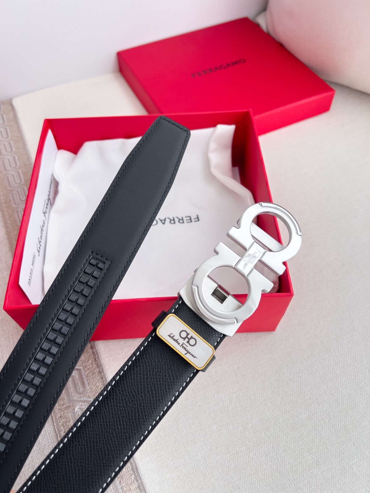 Salvatore Ferragamo Gancini Belt Black Leather Silver Buckle Reversible