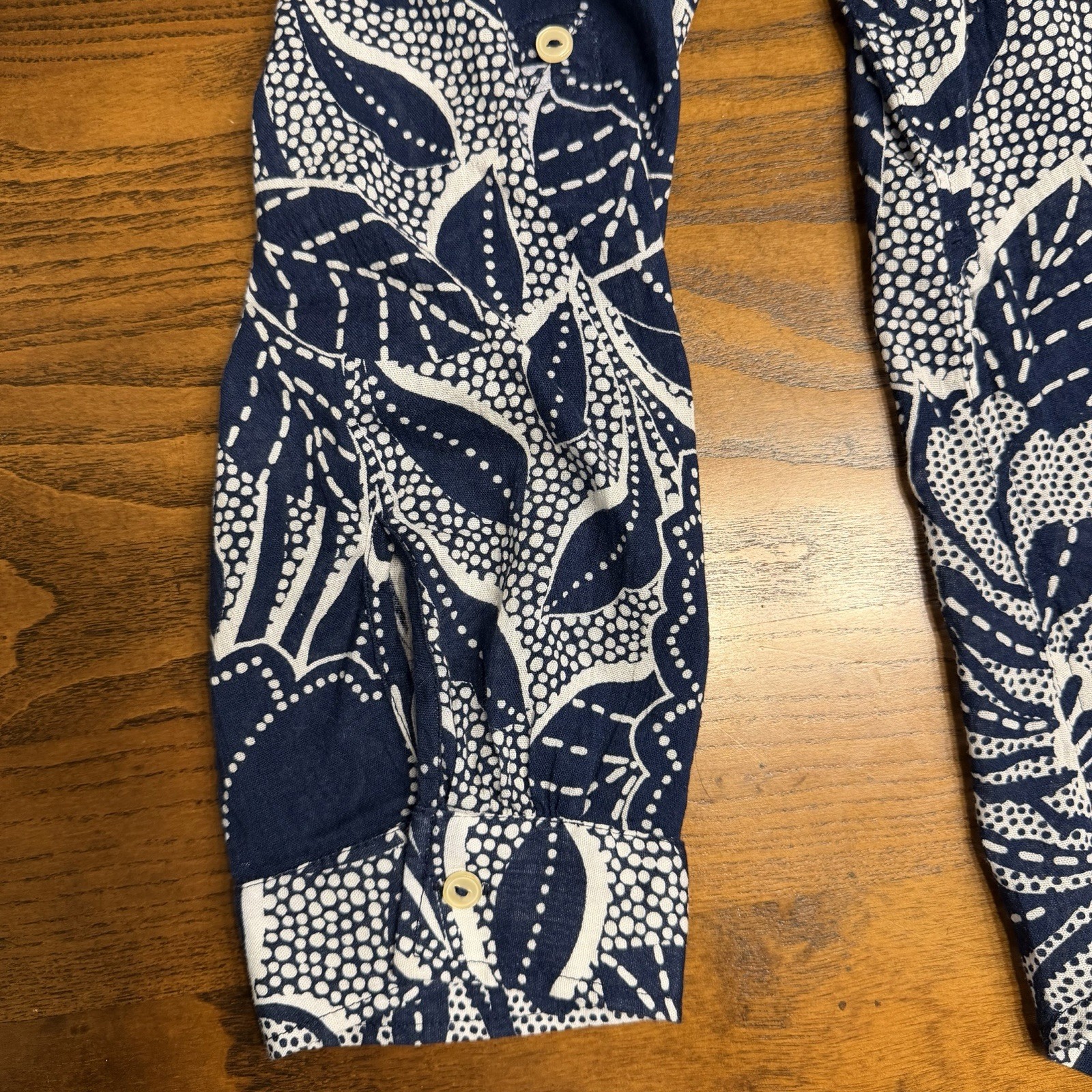 Talbots Women Blue&White Geometric Floral Print Button Down Long Sleeve Blouse L
