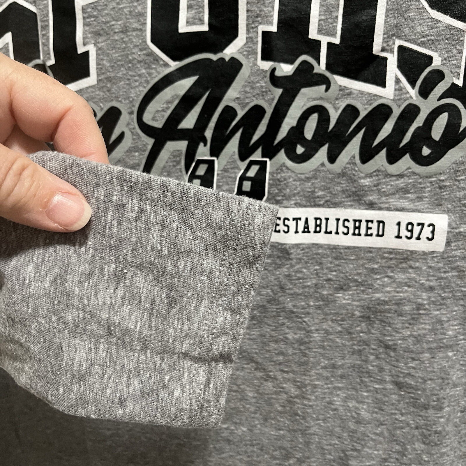 San Antonio Spurs T Shirt Womens Size M Gray Long Sleeve NBA