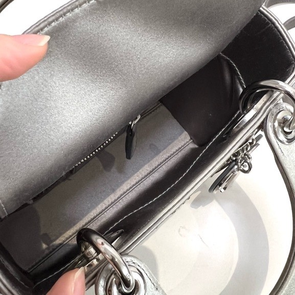 Dior Pre-Owned Authentic Satchel Silver Base length: 17 Silver