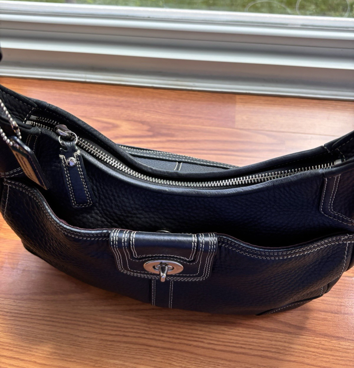 Coach Black Womens Pebbled Shoulder Bag Turn Lock F13956-See Description