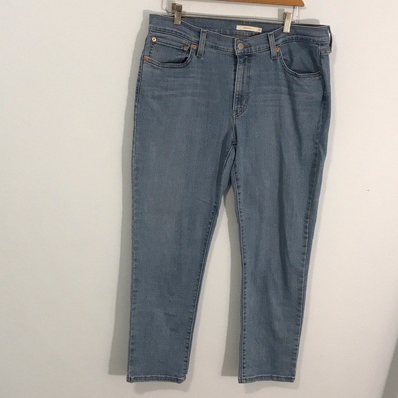 Levi’s Boyfriend Jeans – Size 32 x 27 – Relaxed Fit Denim