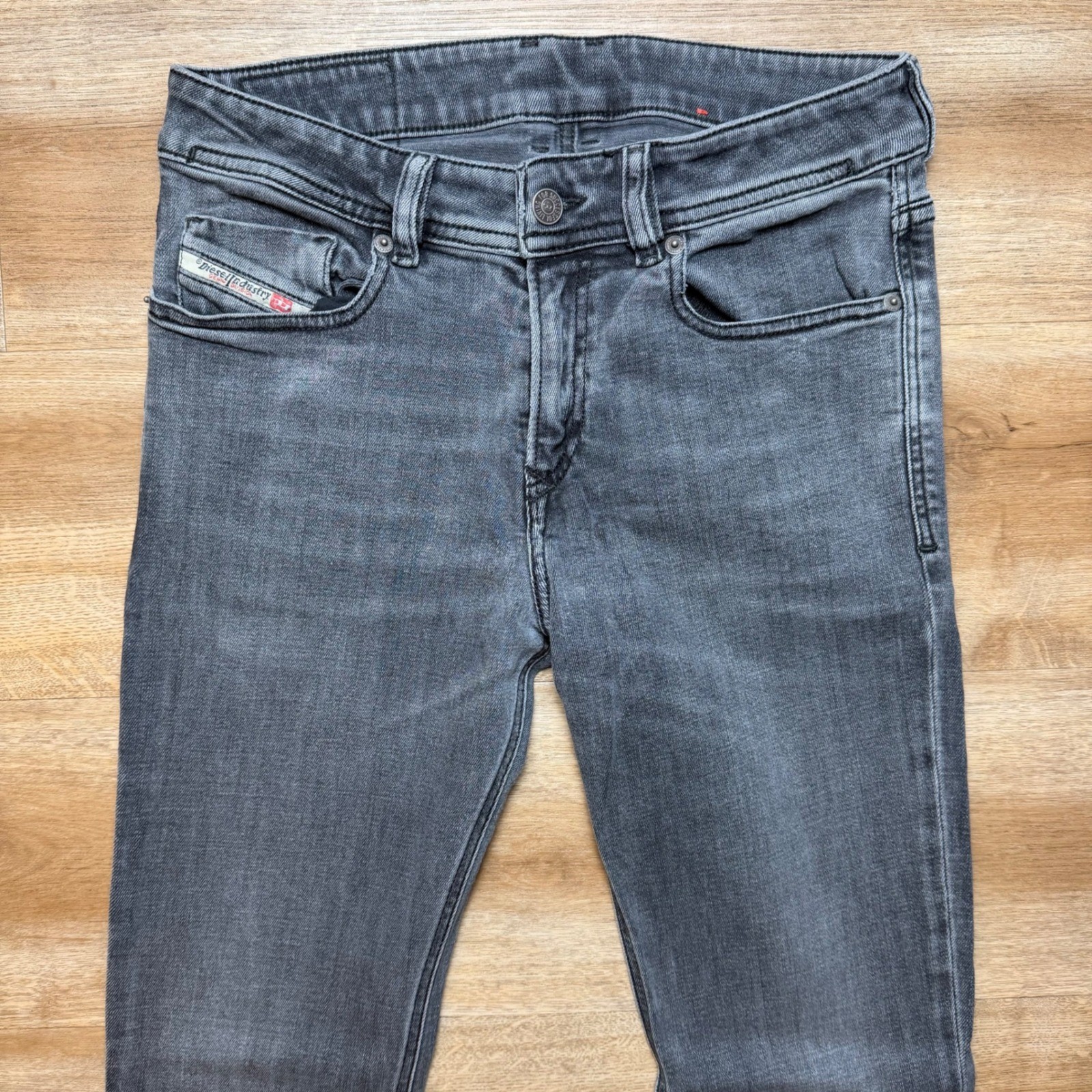 Diesel 1979 Sleenker Jeans Men 28×32 Grey Skinny Fit Stretch Denim Pants 09D42
