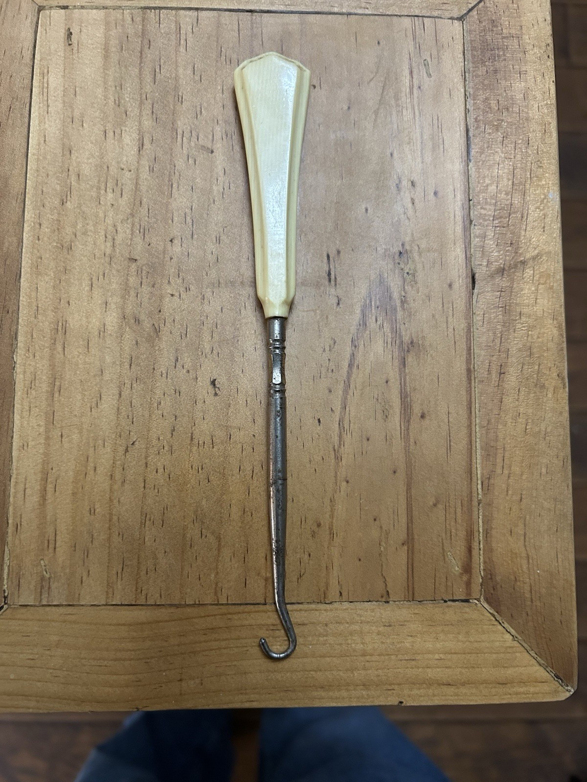 Victorian Antique Shoe Pull Button Hook Celluloid Handle Metal Shaft 7.5″