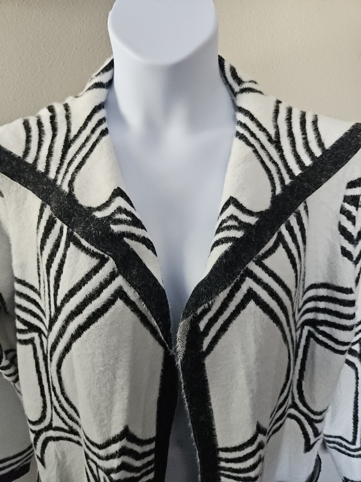 LOVE + LUXE Long Cardigan Black + White Fuzzy Eyelash Knit Women’s XL NWOT