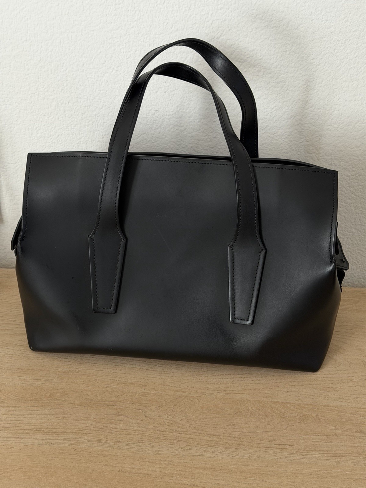 Falor Genuine Leather Italian Hand Tote Bag~ Black ( Never Been Worn)