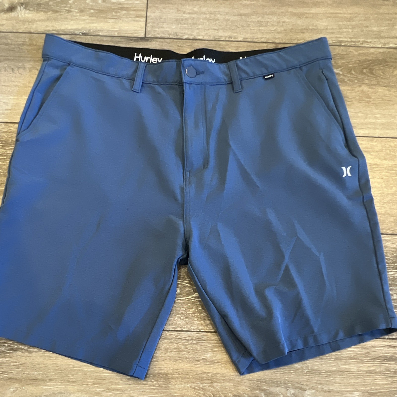 Lot of 3 Hurley Men’s Shorts -size 40 – Beige, dark gray, blue