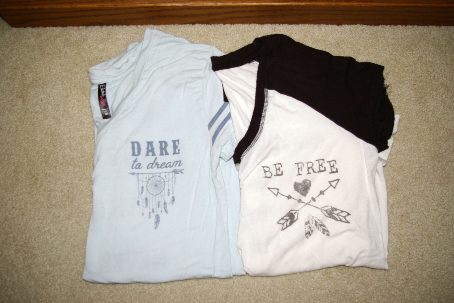 Electric Pink Positive Graphics T-Shirts Juniors M Be Free/Dare to Dream 2-Pc