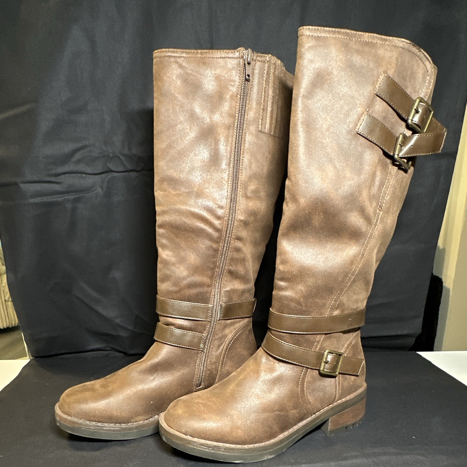 Women’s Brown Knee-High Riding Boots Sz 8m w/Buckle Accents Zipper Flat – M3