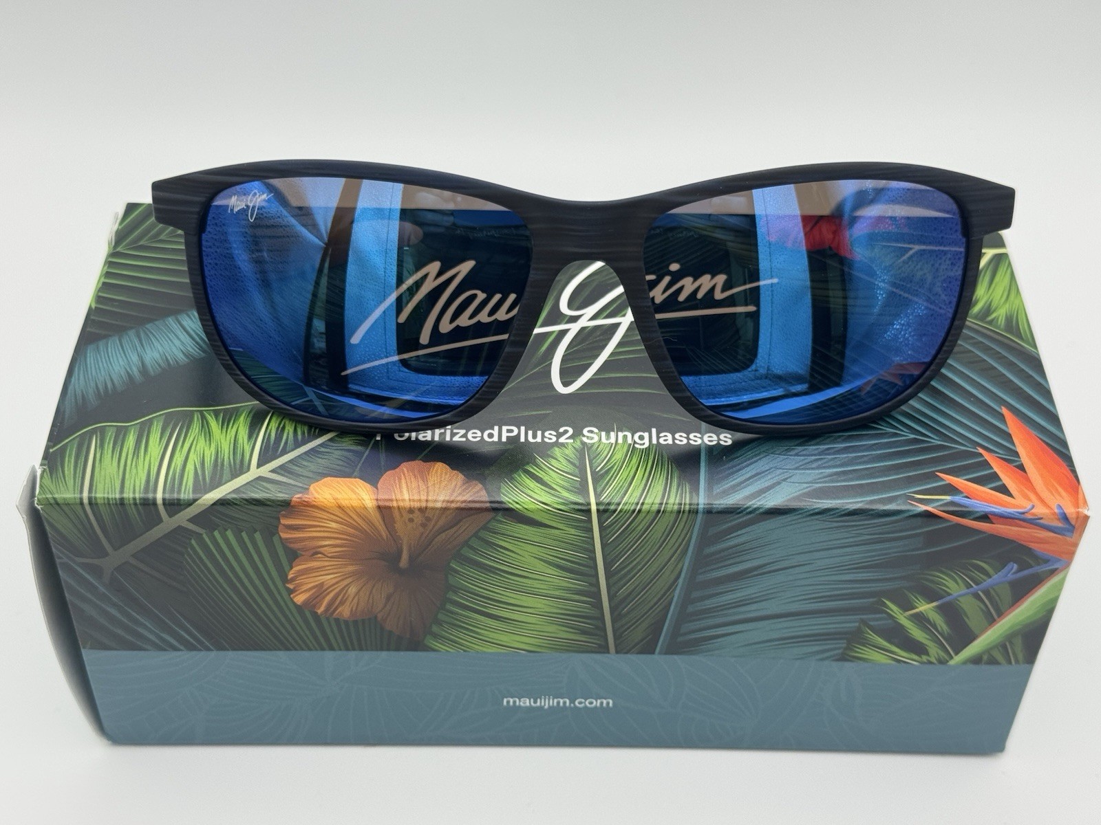 Maui Jim LELE KAWA B811-03S – Dark Navy Stripe / Blue Hawaii Lens