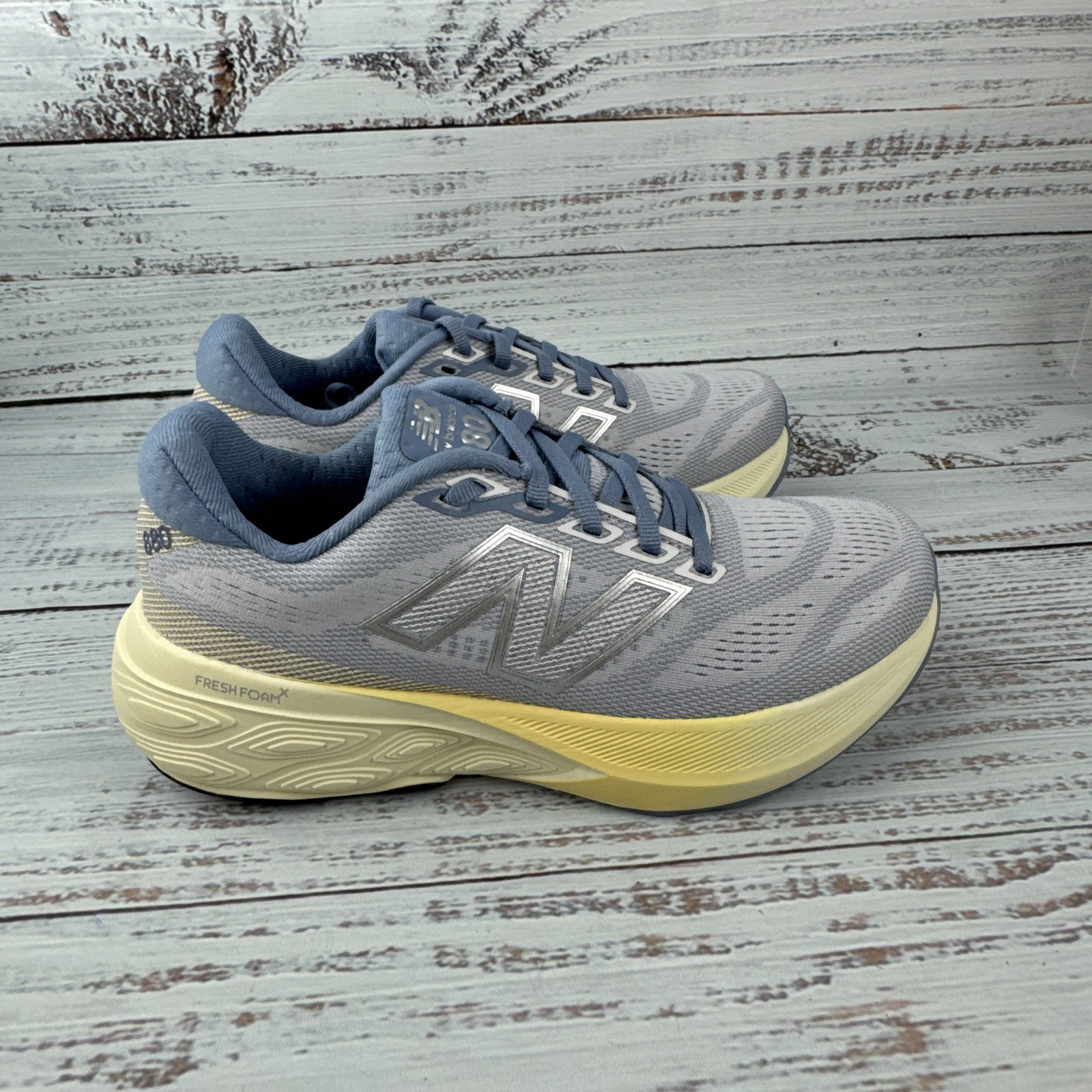 New Balance Fresh Foam X 880v15 Womens US 6.5 Running Shoes Gray Yellow