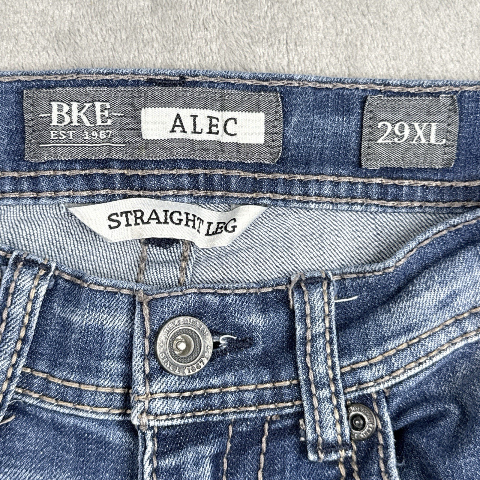 BKE Alec Jeans Men 28×34 Blue Straight Medium Wash Denim Low Rise Distressed EUC