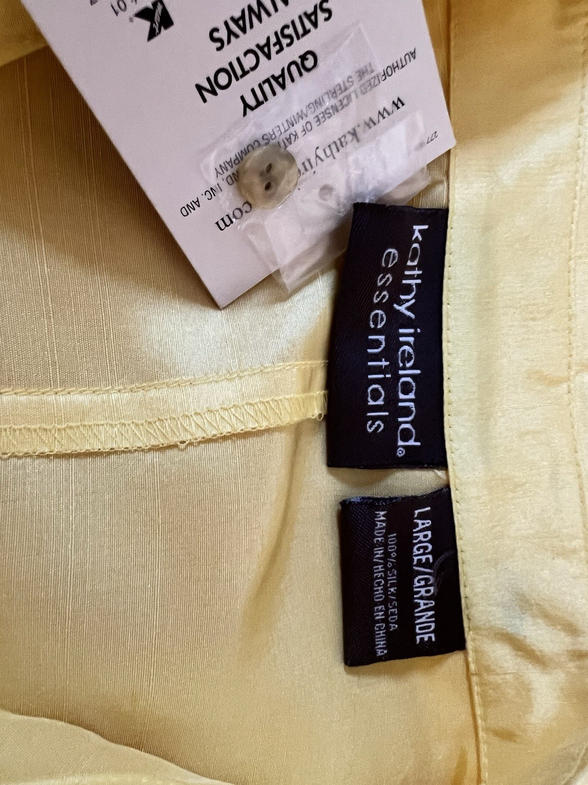 Kathy Ireland Essent Yelow Silk Short Sleeve Buttonup Shirt Blouse Deadstock NWT