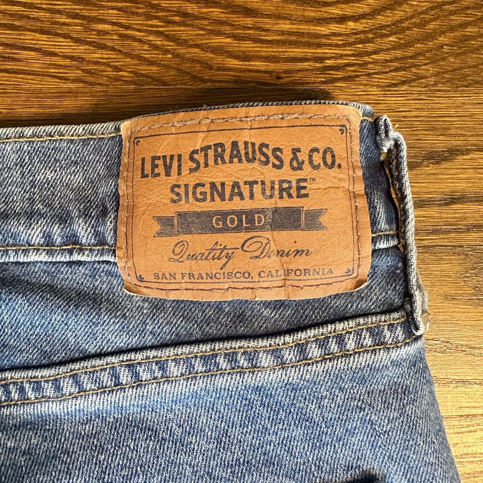 Signature by Levi Strauss Men’s Regular Fit Straight Leg Jeans Blue Denim 42×30