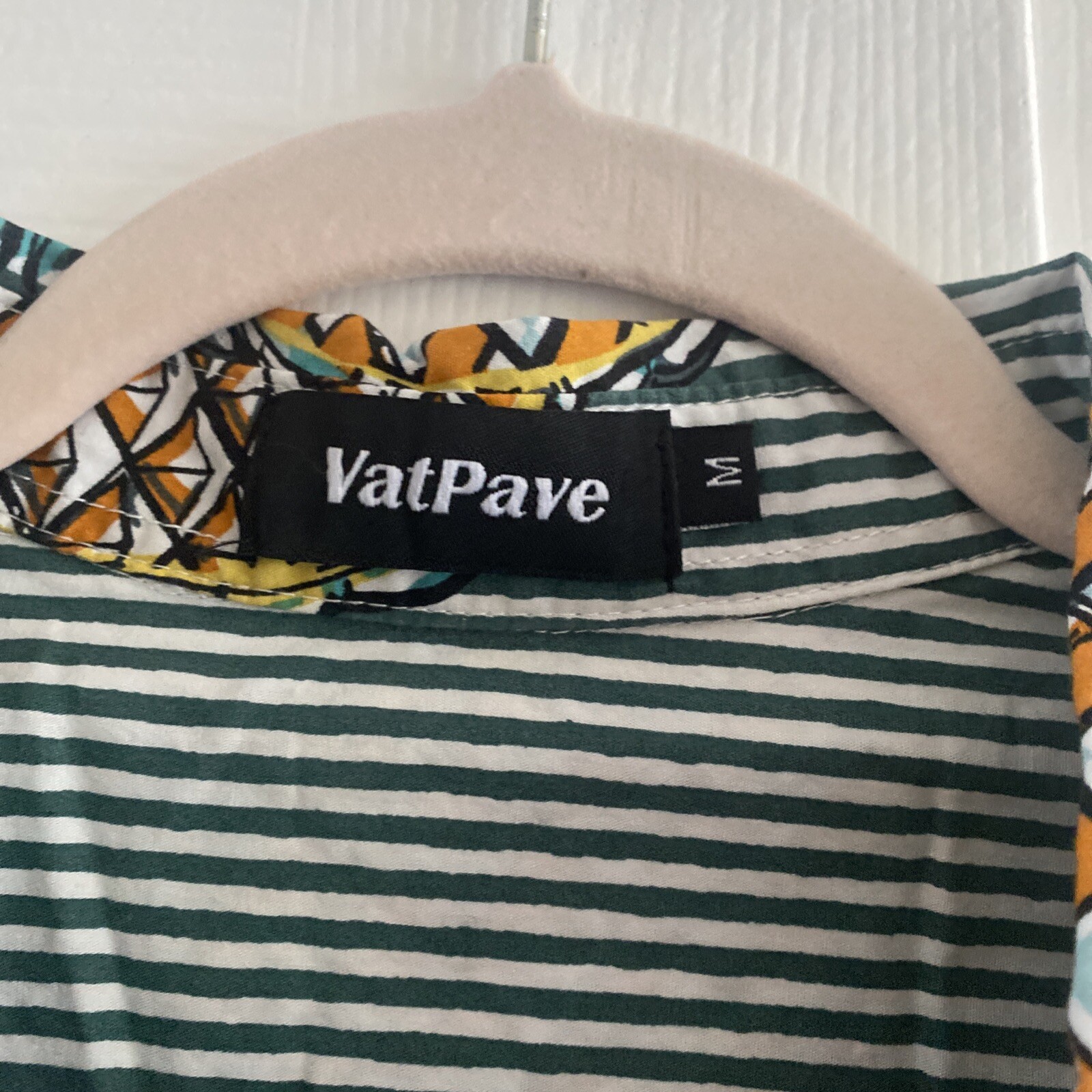 VatPave Pineapple Striped Hawaiian Mens Size M Tropical Shirt Vacation Cruise