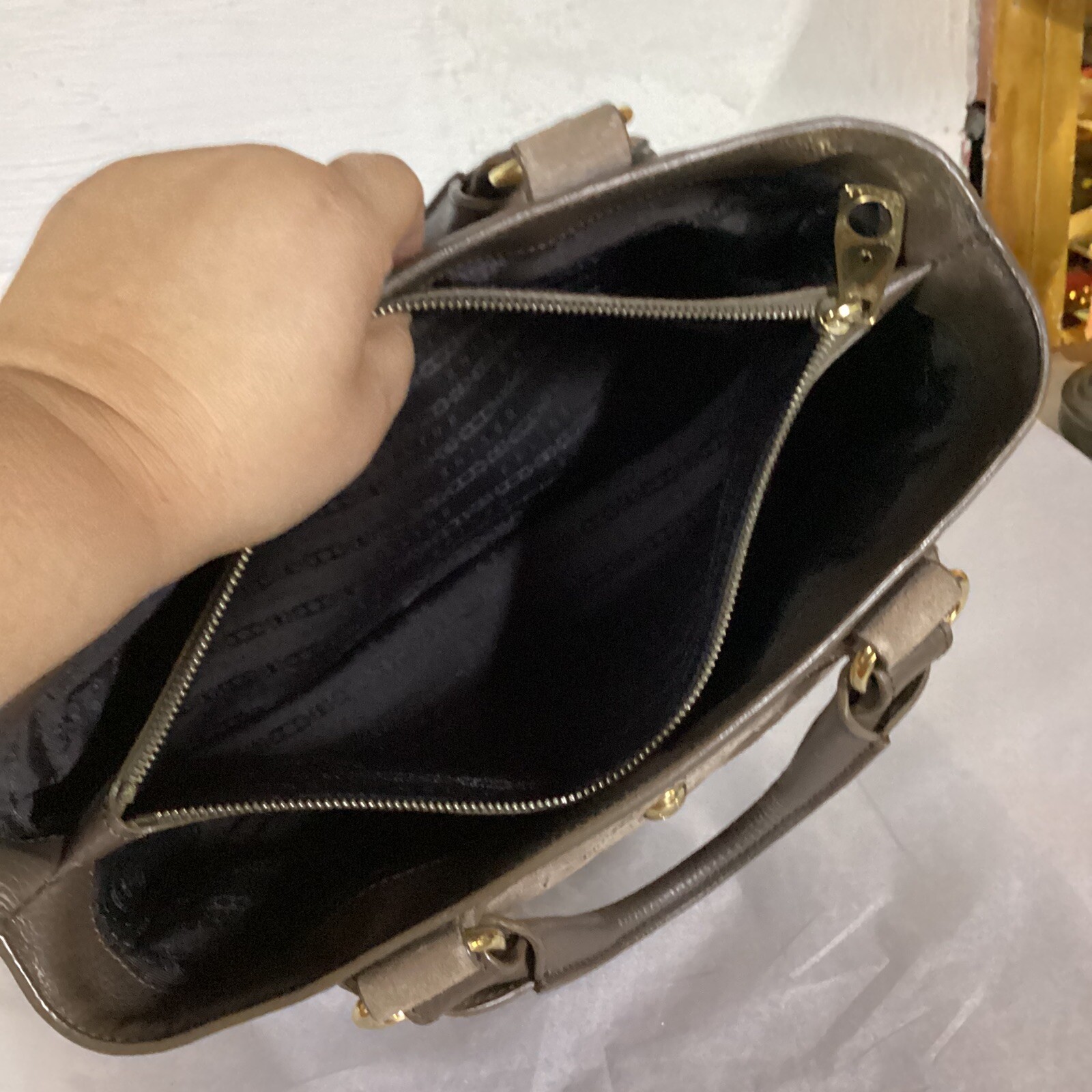 DARK ESPRESSO BROWN LEATHER CELINE “BOOGIE” CONTRAST STITCH SATCHEL BAG