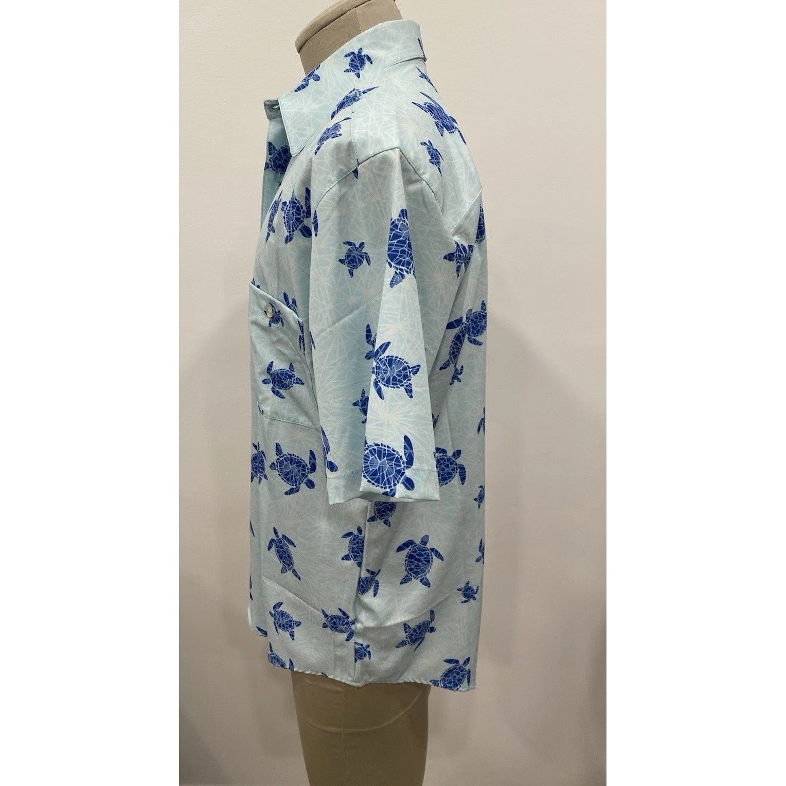 Weekender sportswear beach button down Top Blue turltle print SZ medium