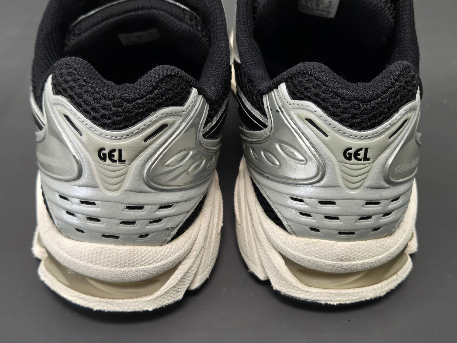 Asics Gel Kayano 14 Black Silver Gray 1201A019 Size 9 Mens Athletic Shoes