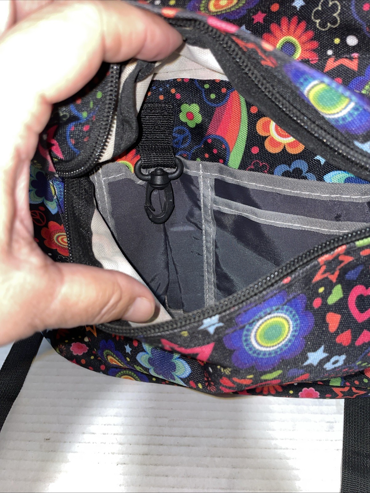High Sierra Fat Boy Backpack Flower Power Peace 19.5x13x7 Back to School Hippie