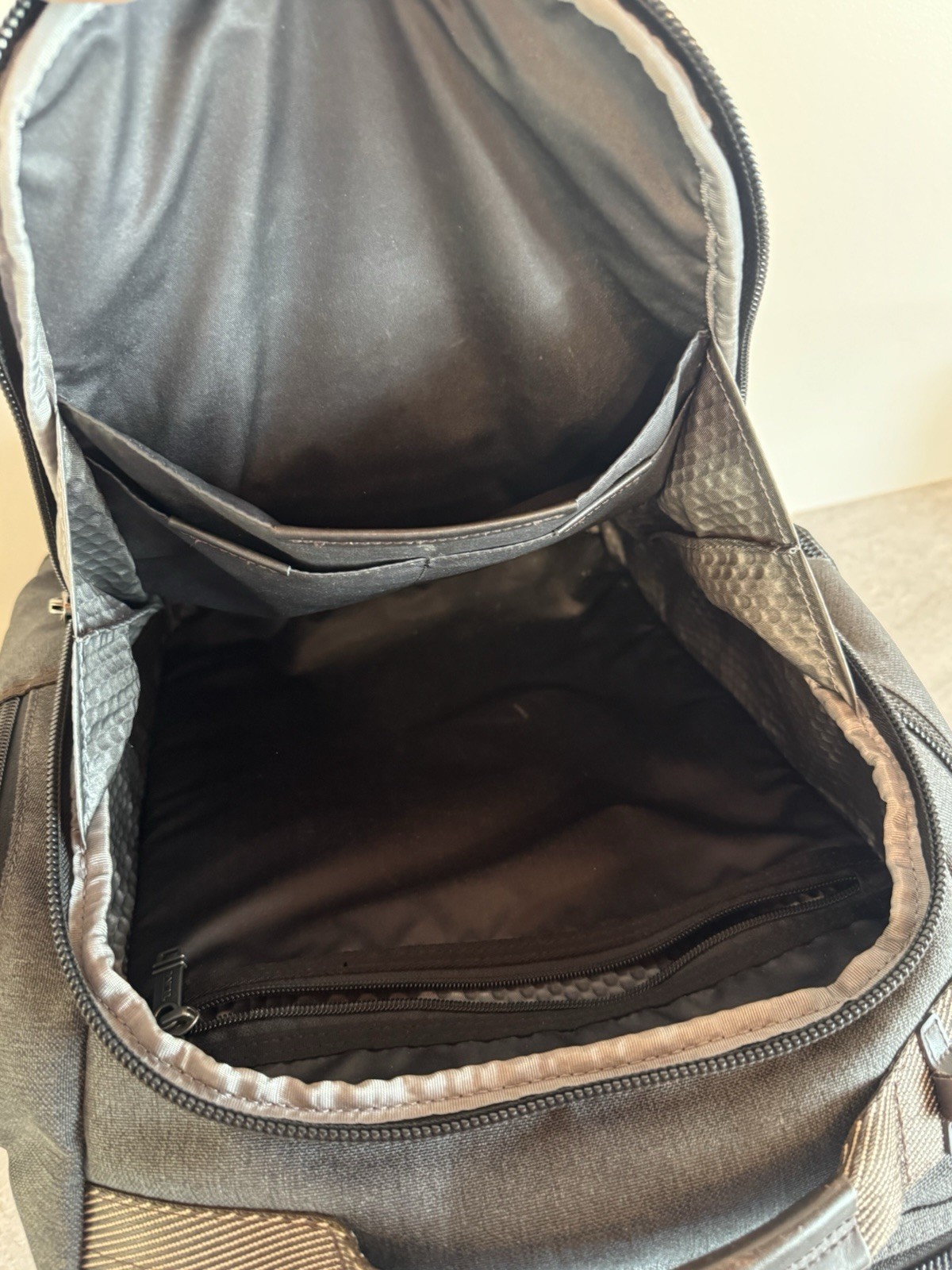 TUMI ALPHA BRAVO Kingsville Deluxe Anthracite Briefcase Backpack