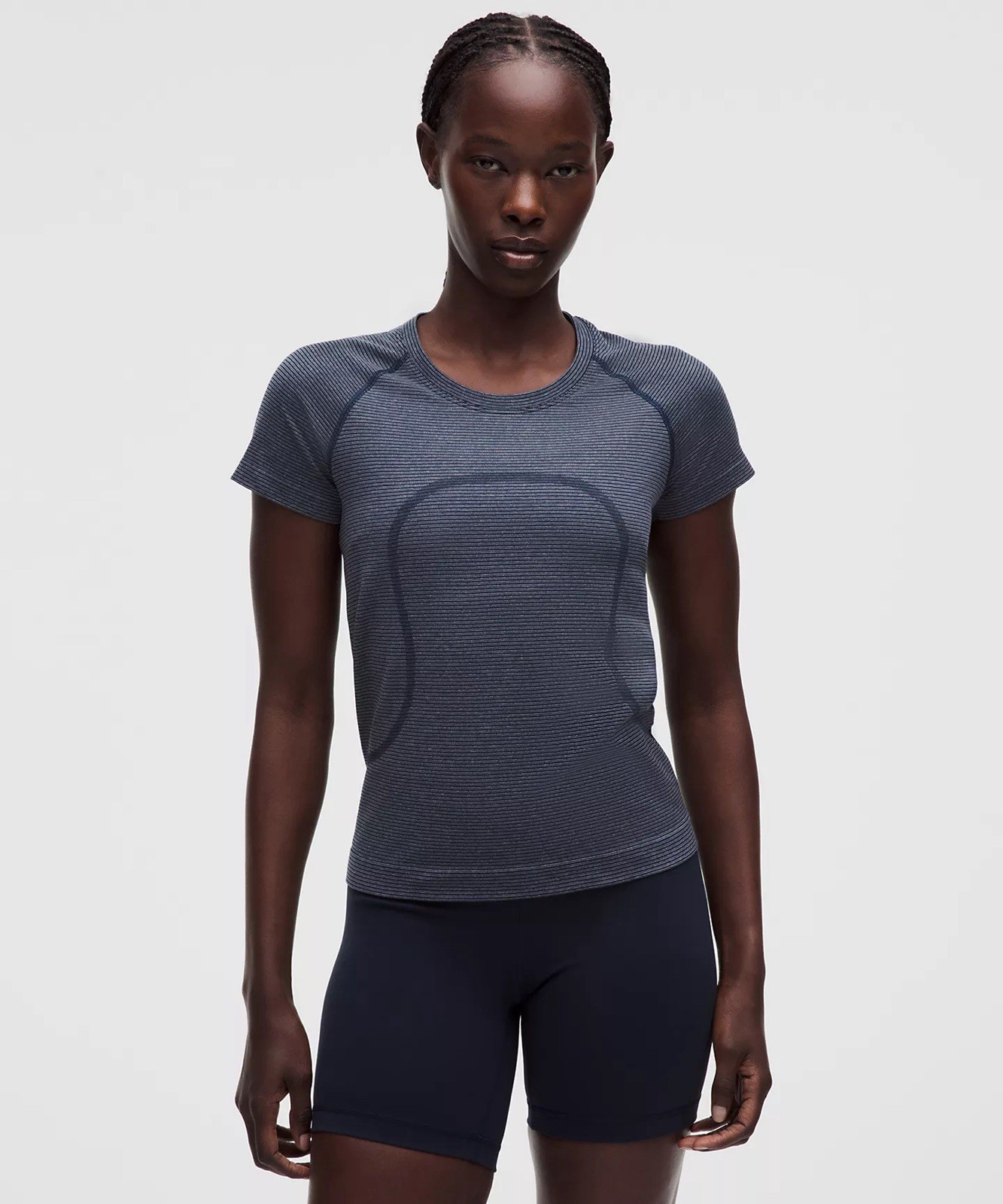 Lululemon Size 6 Swiftly Tech Short-Sleeve Shirt 2.0 Waist Length, True Navy