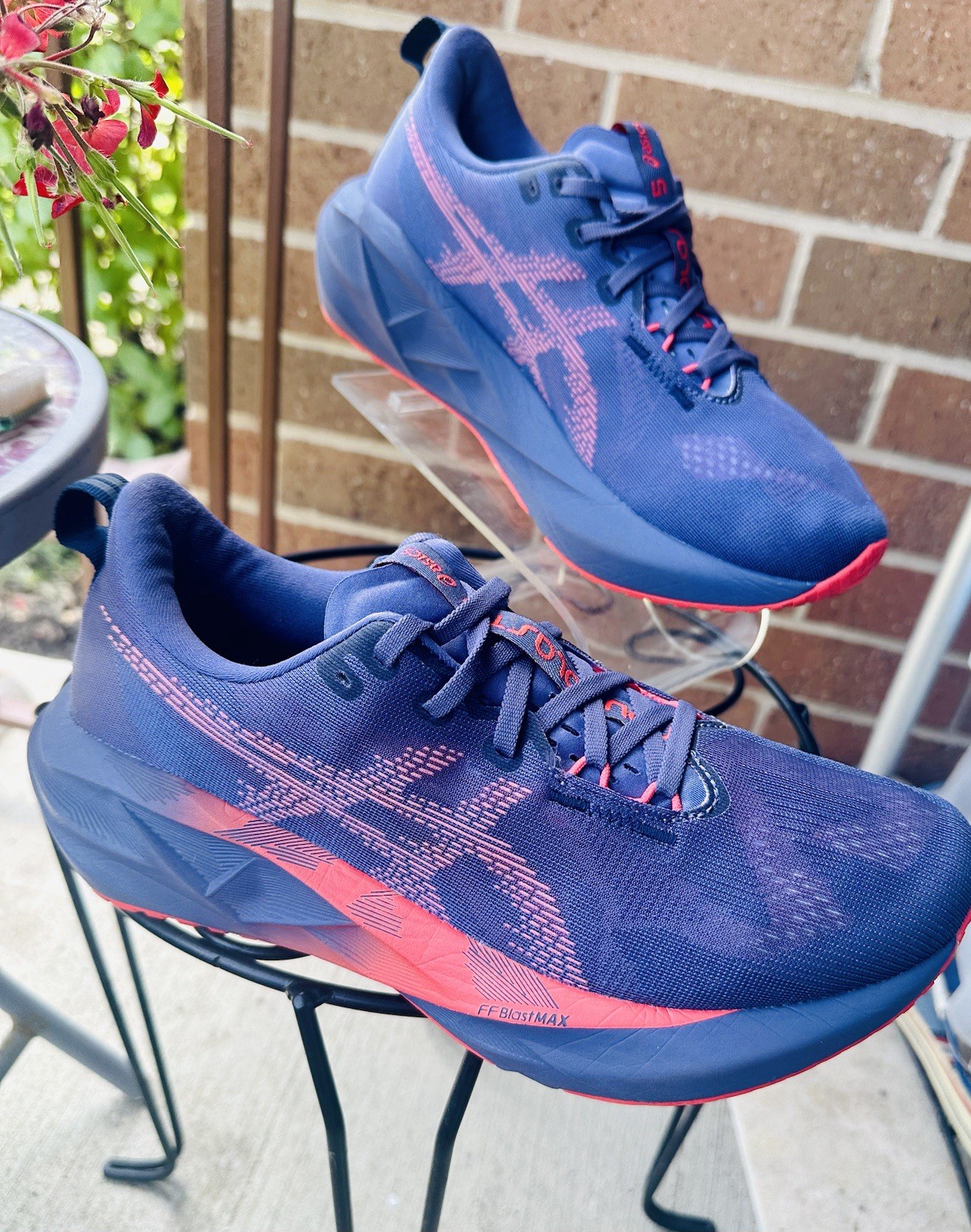 ASICS® Novablast 5 – Women’s (Grey/Purple/Coral Reef) Sz 10 Fast Shipping