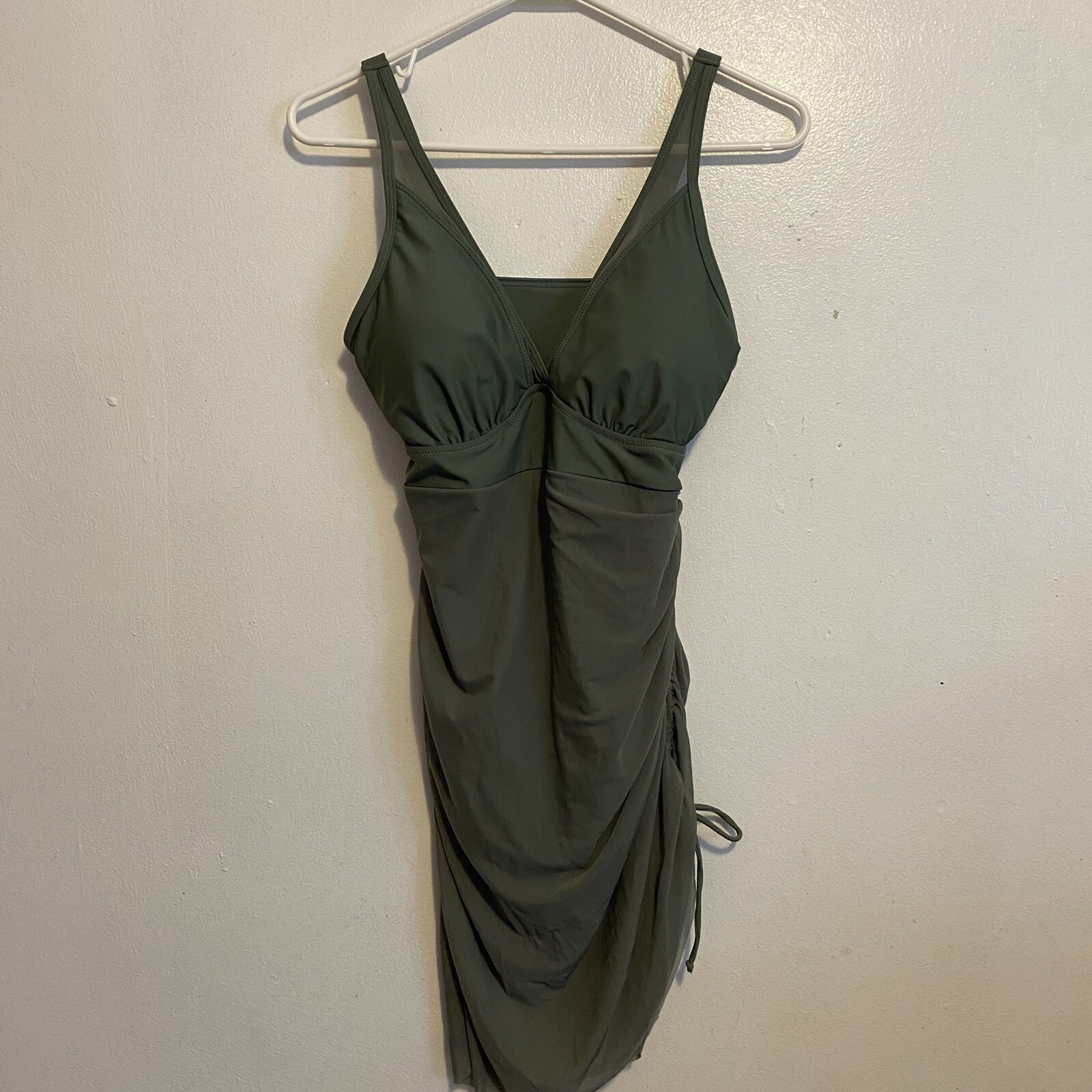 Blooming Jelly Green Swimsuit One Piece Size Large New