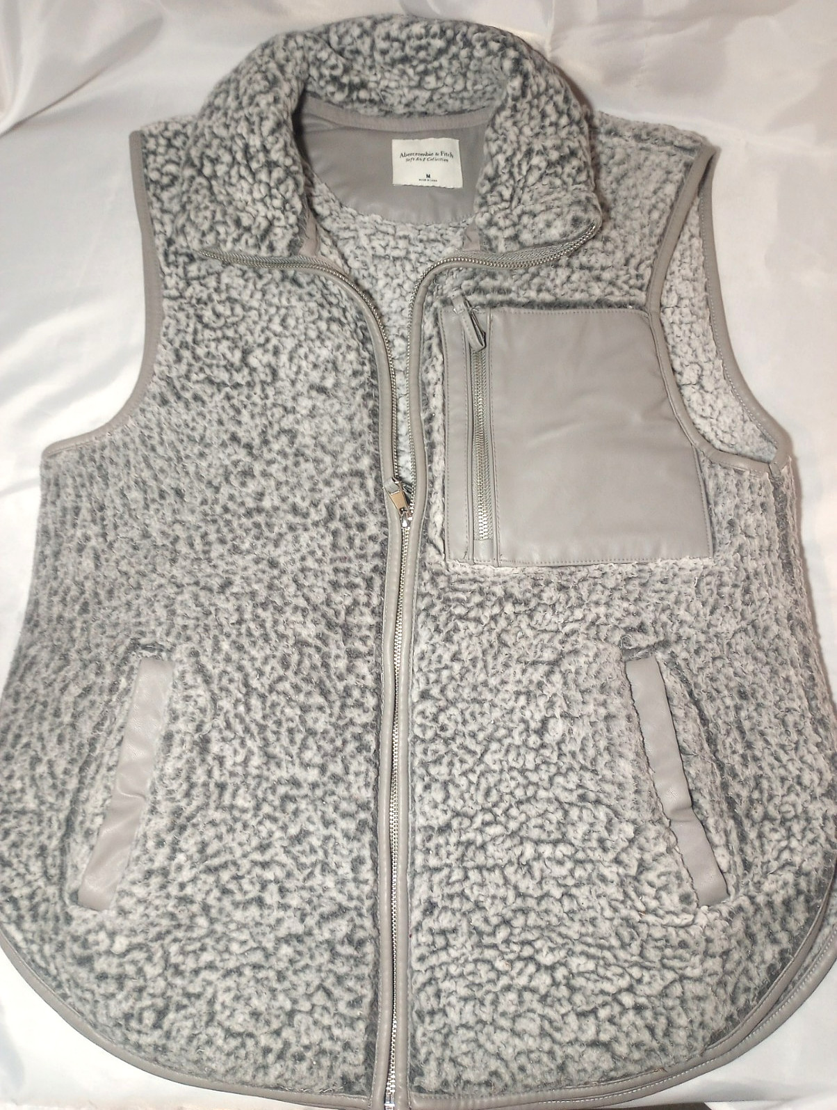 Abercrombie + Fitch, Soft Sharpa Vest Fleece Faux Leather, Zipper, Size M, Gray