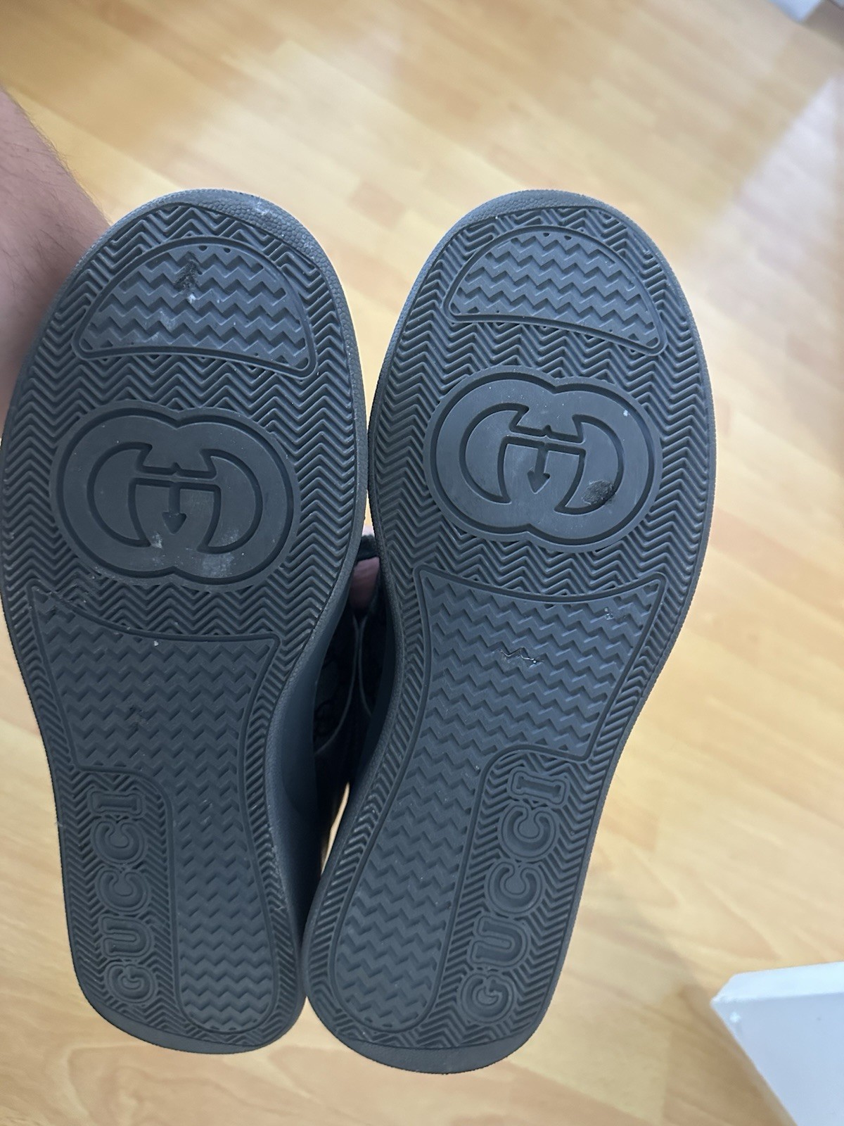 Gucci Men’s Black Low Top Lace-Up Sneakers with Logo Pattern