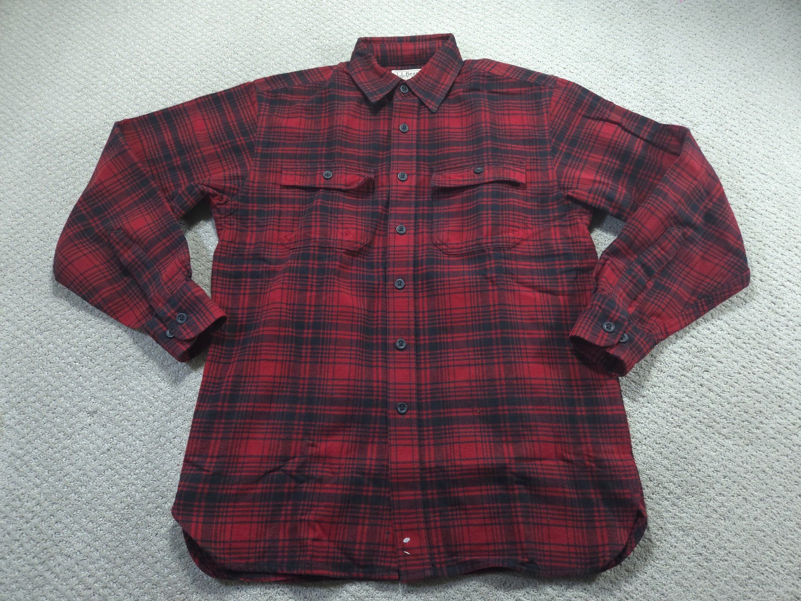 LL Bean Chamois Cloth Shirt Mens Small Red Black Plaid Buffalo Flannel Chore
