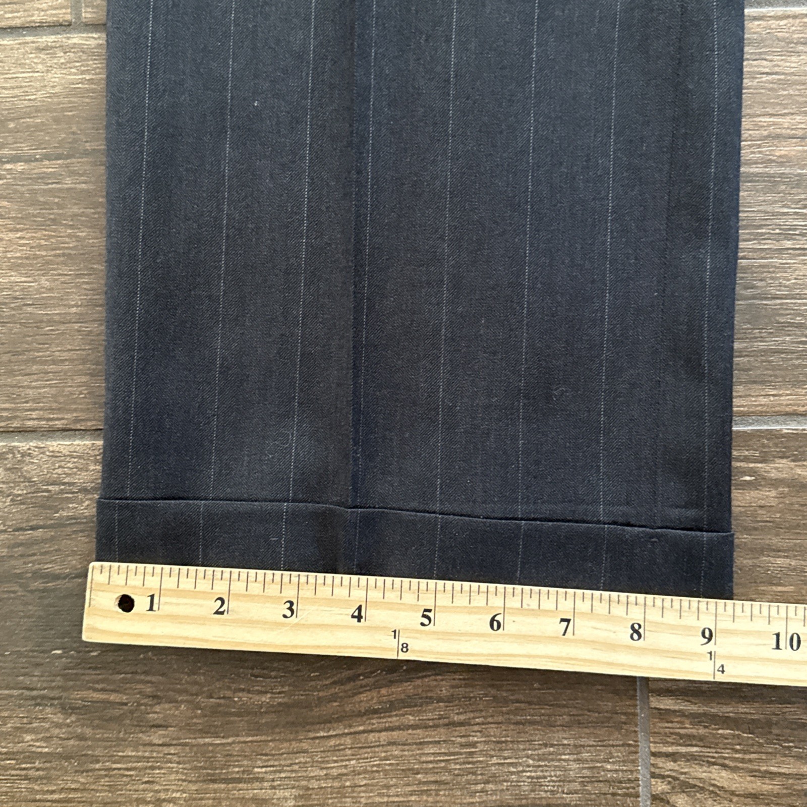 Hickey Freeman Suit Men 42R 32×31 Wool Gray Pinstripe Pleated Cuffed USA