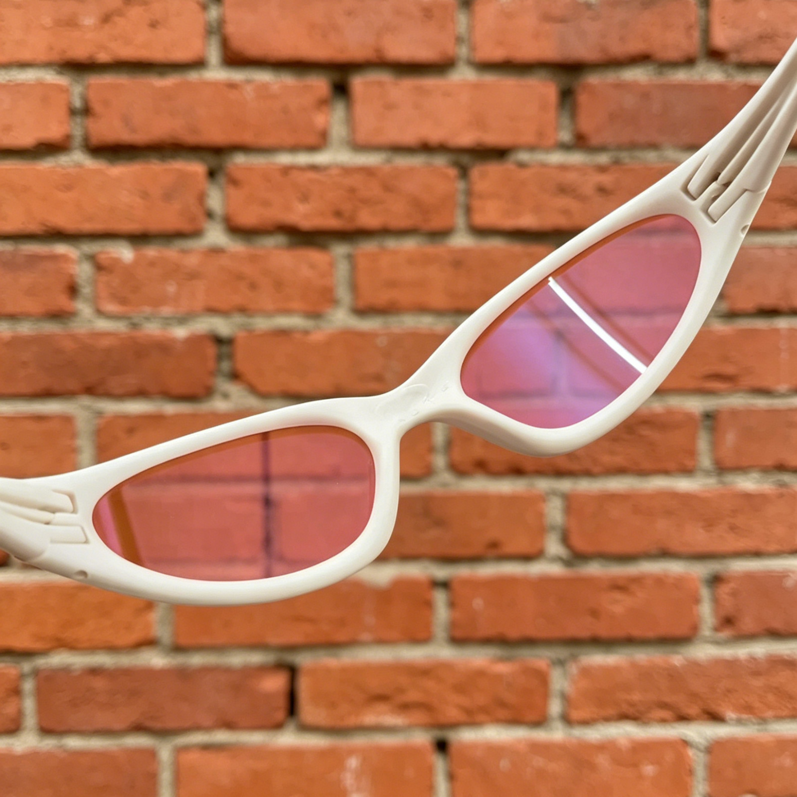 Retro Oakley Minute Gen1 Minute1.0 Sunglasses White Frame Pink Lenses
