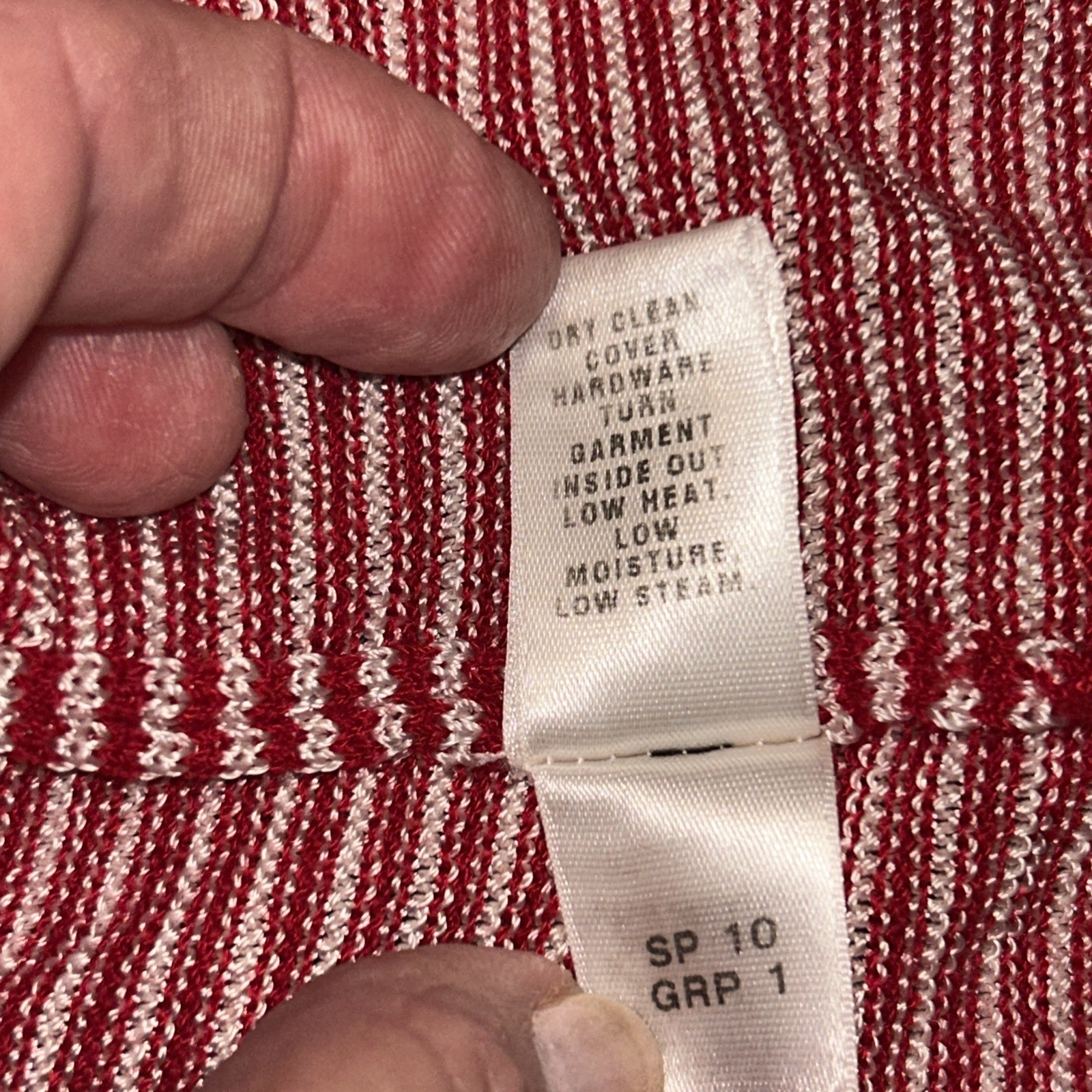 St.John Red White Striped Sleeveless Knit Top Mock Neck Rayon Wool blend Size M