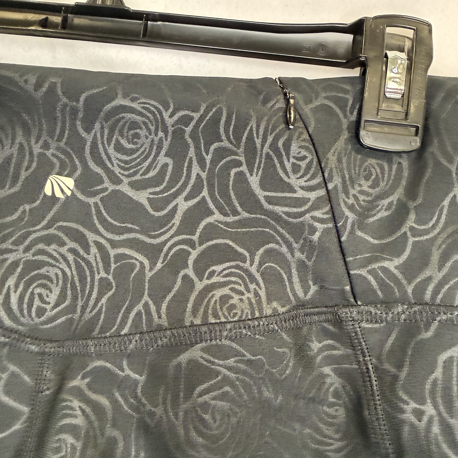 Fabletics Large Leggings Womens Black Metallic Rose Floral Foil