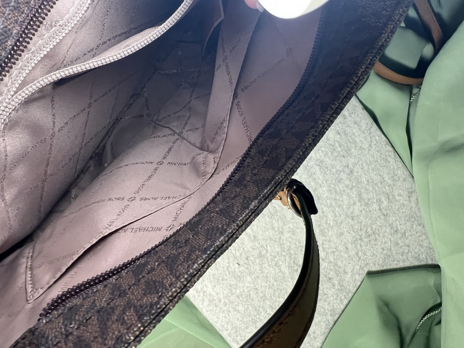 Michael Kors Brown Large Messenger Bag Logo Strap Accent Zip Magnet Pockets