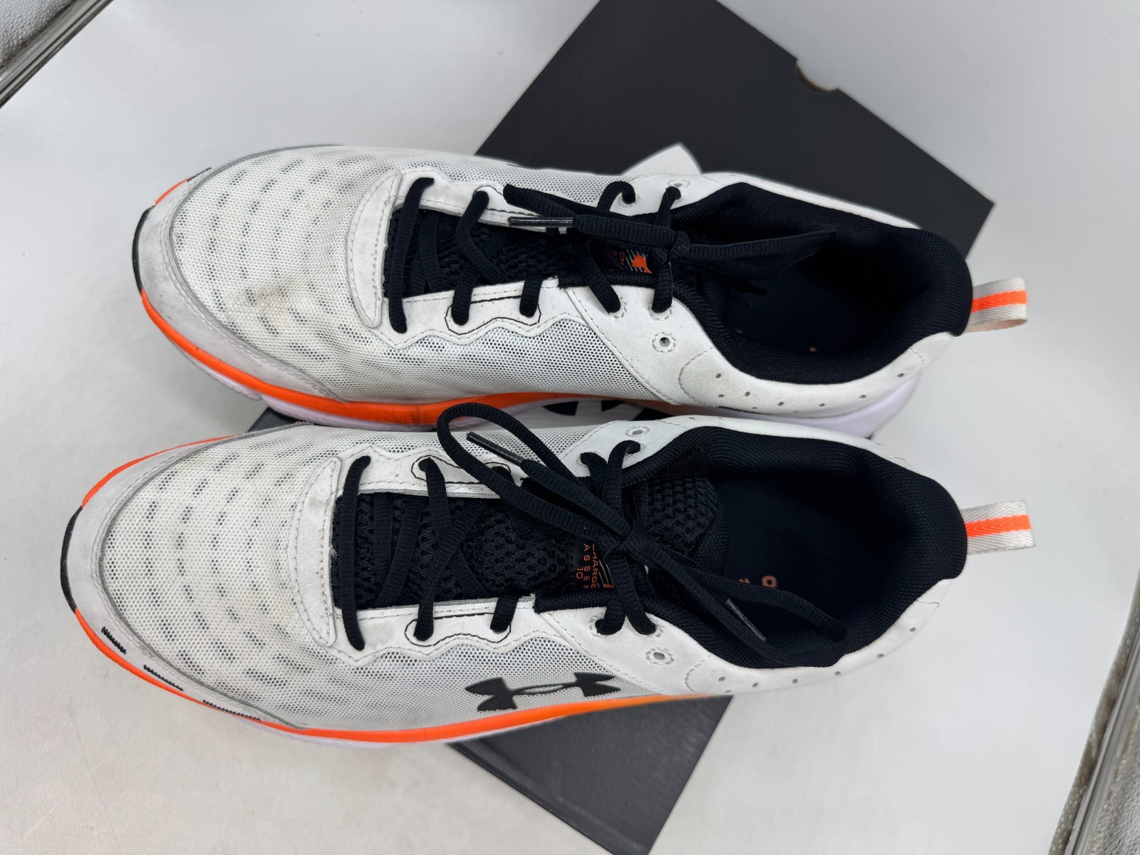 Under Armour Charged Assert 10 Running Sneakers Men’s White Orange Size 13