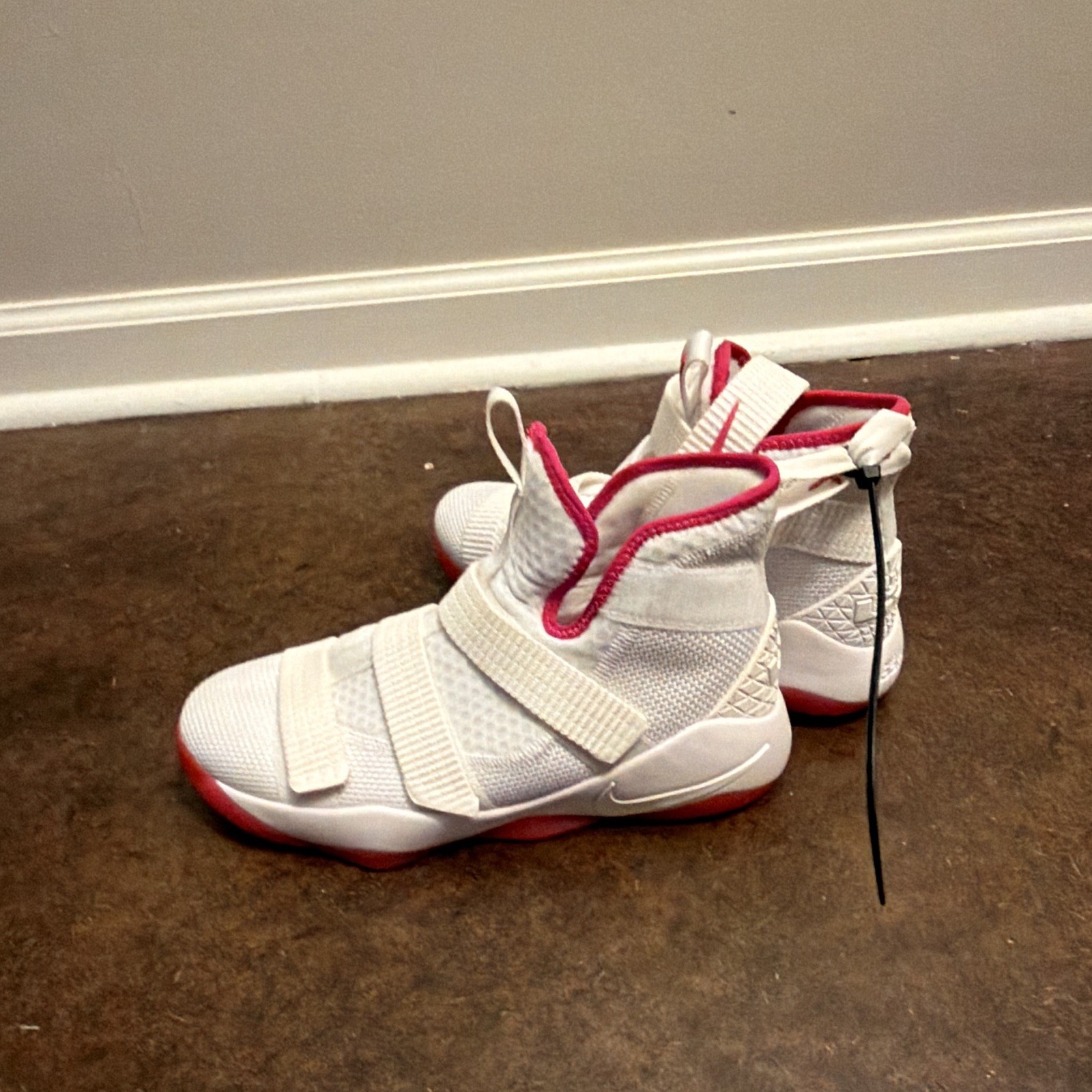 Nike Men’s Mid Top Basketball Sneakers Hook & Loop White/Pink Rubber Sole