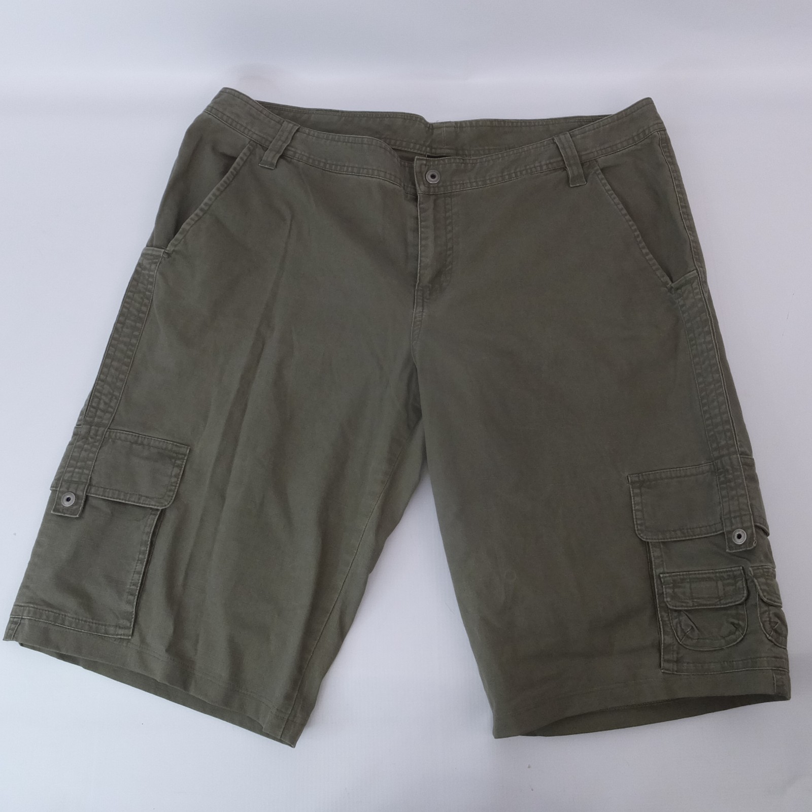 Columbia Men’s 36 Green Cotton Cargo Shorts 12.75 Inch Inseam Hiking Fishing