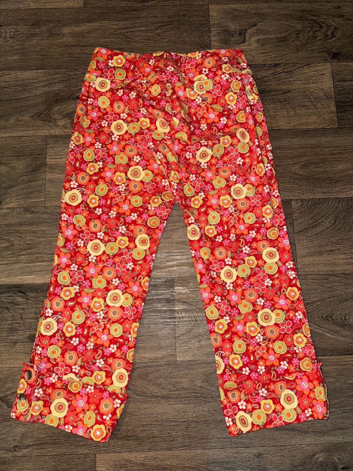 Y2k Central Falls Vintage Retro Floral Capris with Button Cuffs funky dopamine