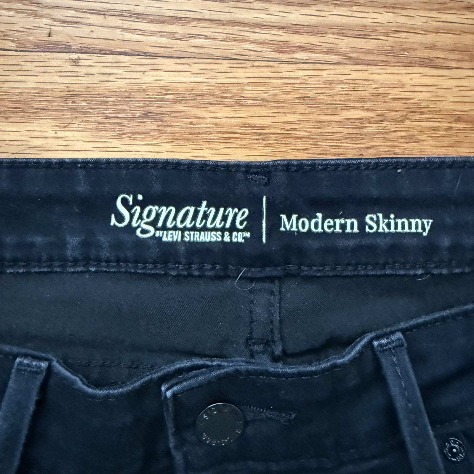 Signature by Levi Strauss Co Modern Skinny Jeans Womens Size 16 Black Stretch