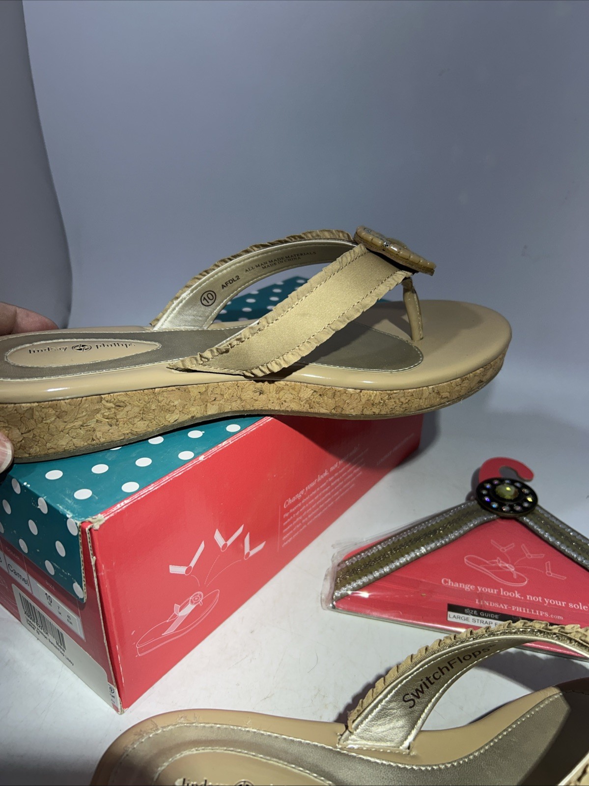 Lindsay Phillips Camel Beige Switchflops Flip Flops W10 NEW STRAP Size 10