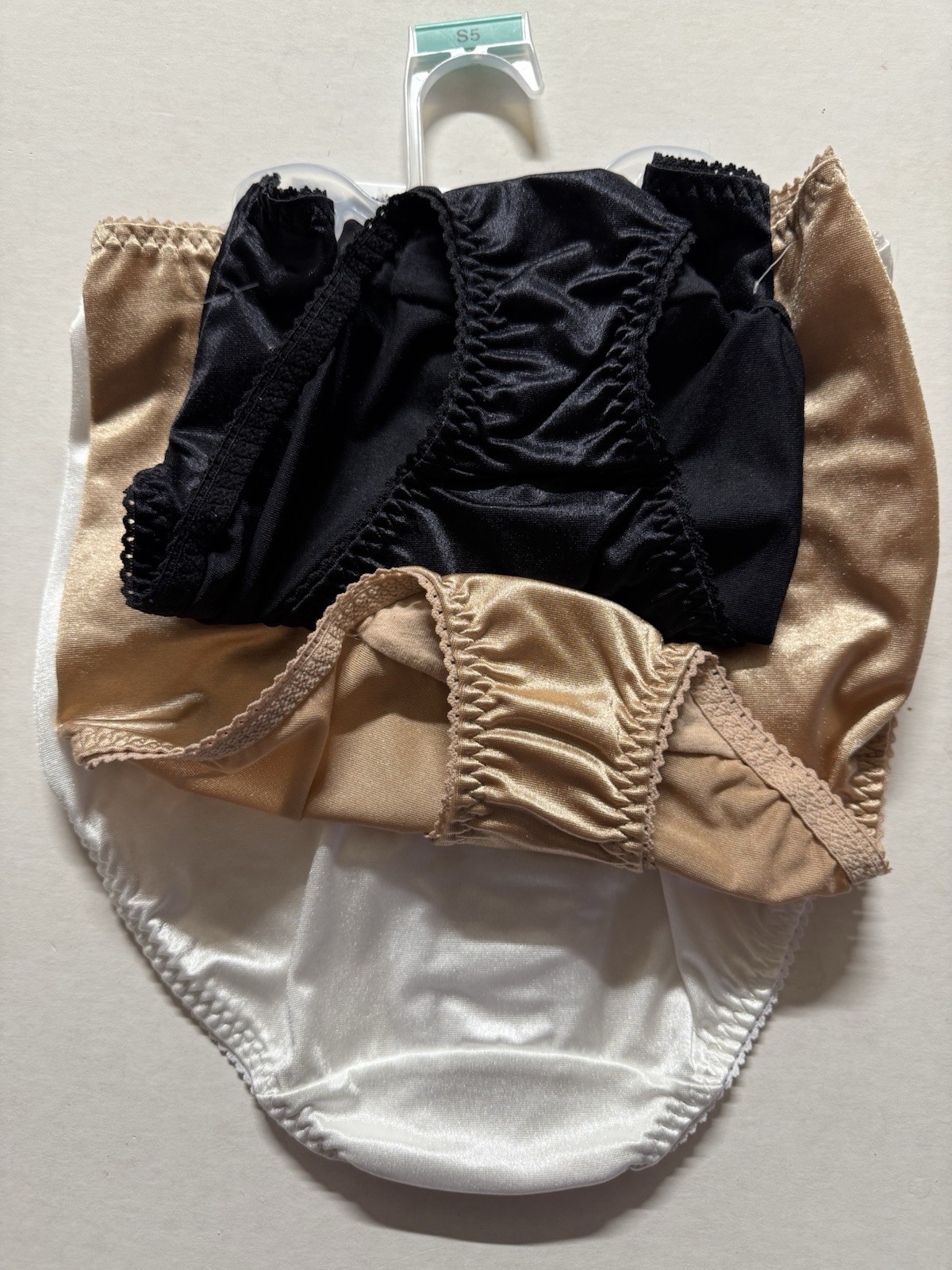 S/5 Vanity Fair Radiant UNDERSHAPERS Hi-Cut 3-Pk White Honey Beige black Small
