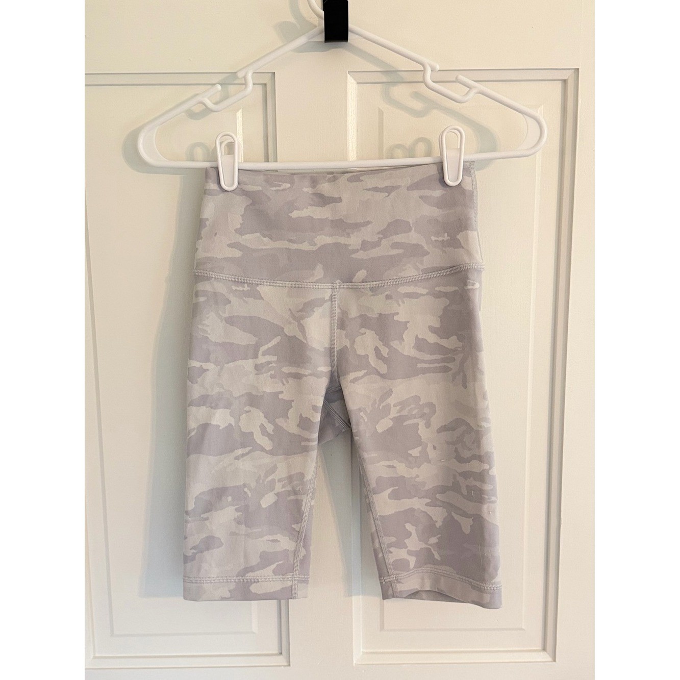 Lululemon Align Super High Rise Camo Bike Shorts Gray Size 4