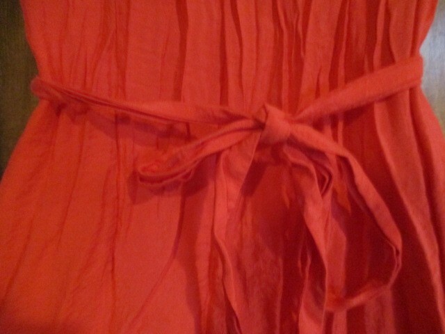 MINE Red Ruffled Blouse w/Tie Back,2 Buttons,& Zipper 60%Cotton 40% Polyester LG