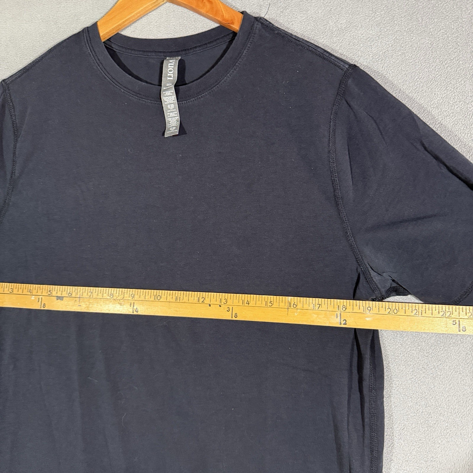 VUORI T Shirt Men Medium Tuvalu Pima Cotton #V101 “Inspire Happiness”