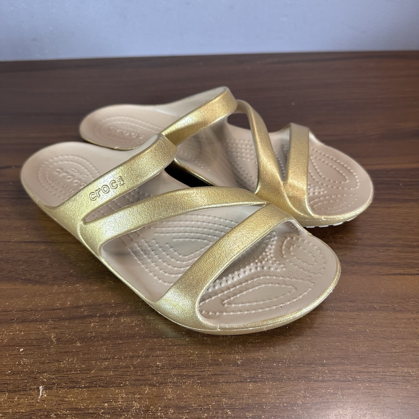Crocs Sandals Womens 6 Kadee II Slide Metallic Gold Casual 210147