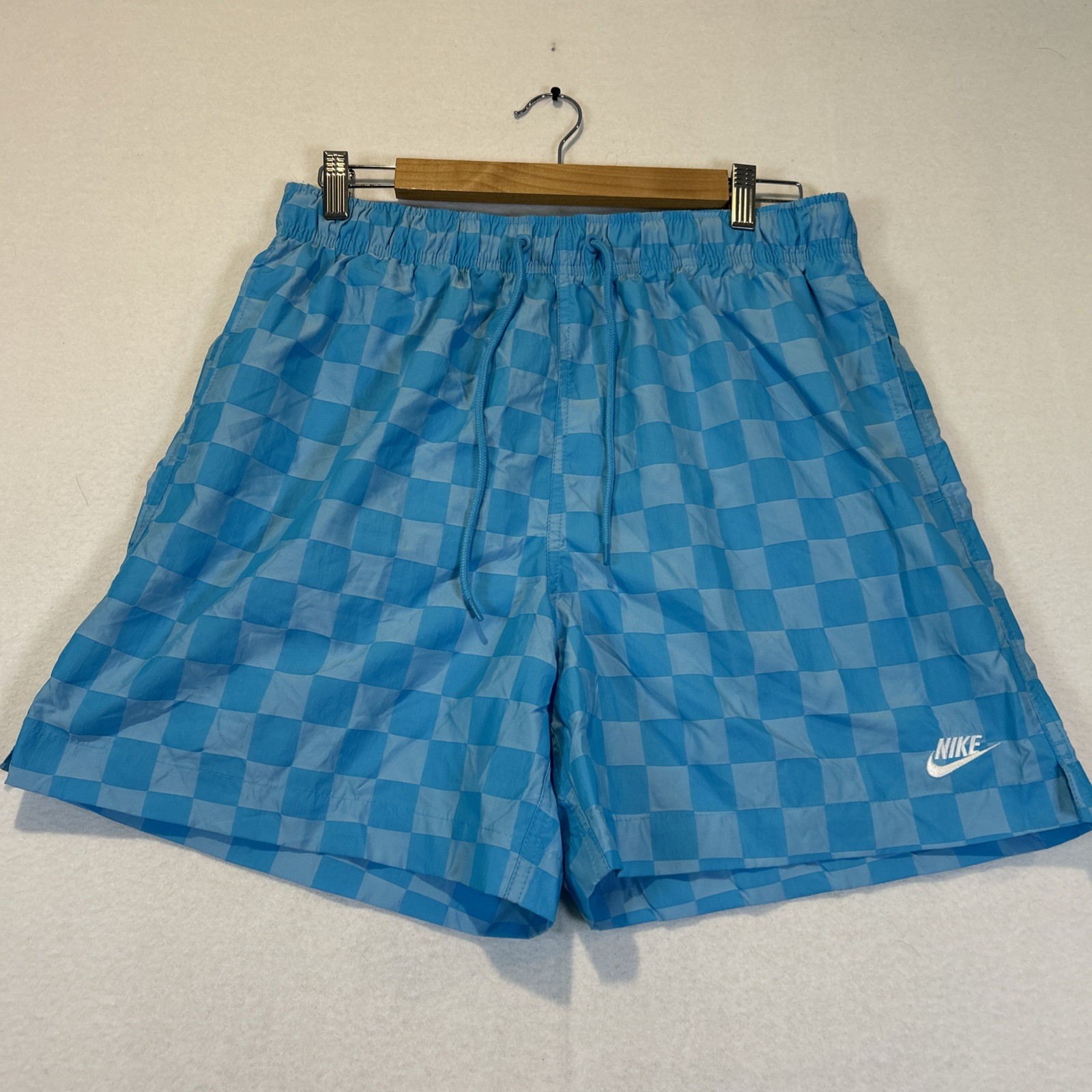 Nike Men’s Club Flow Woven Checkered Blue Shorts Size Medium FN3098-447