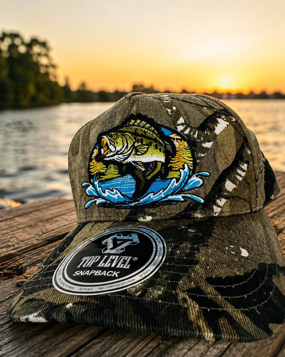 Men’s Camo Snapback Hat – Embroidered Bass Fish Design-Camo Gr