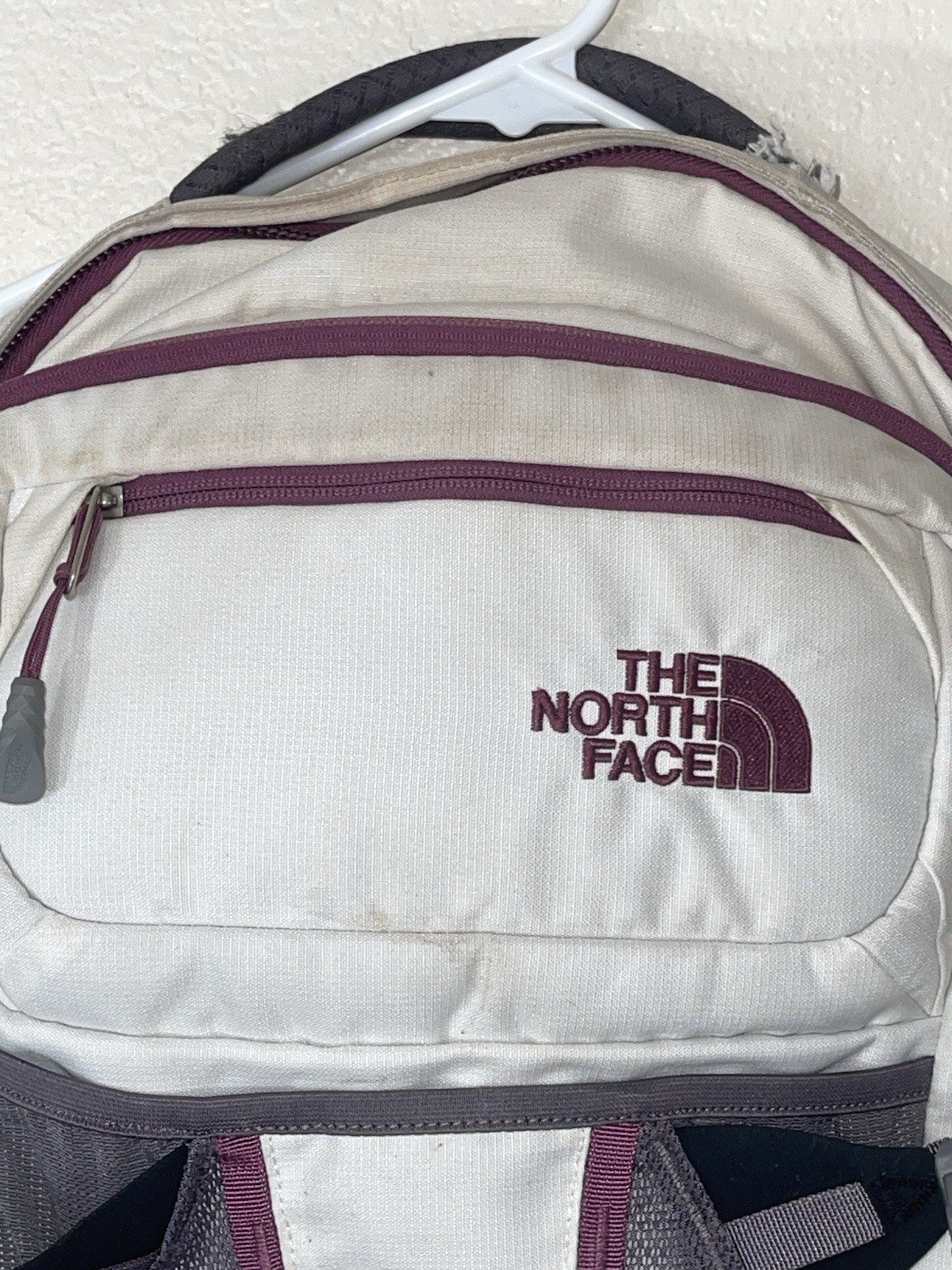 The North Face RECON Backpack Imperfect (read). White Purple